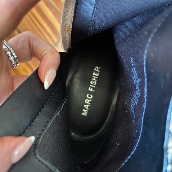 Marc Fisher Snakeskin Leather Ankle Boots Pointed Toe Chunky Heel Booties 7M - Picture 7 of 8